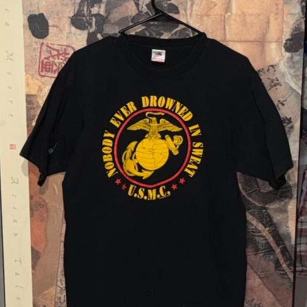 Fruit of the Loom Vintage USMC Nobody Ever Drowned in Sweat T-Shirt